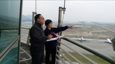 Aviation weather observer undertaking competency assessment by direct observation by the assessor