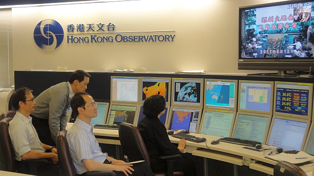 Figure 3     The Hong Kong Observatory participated in a joint weather conference with the China Meteorological Administration on 12 August 2011 to discuss the weather that might affect the opening ceremony of the Universiade.