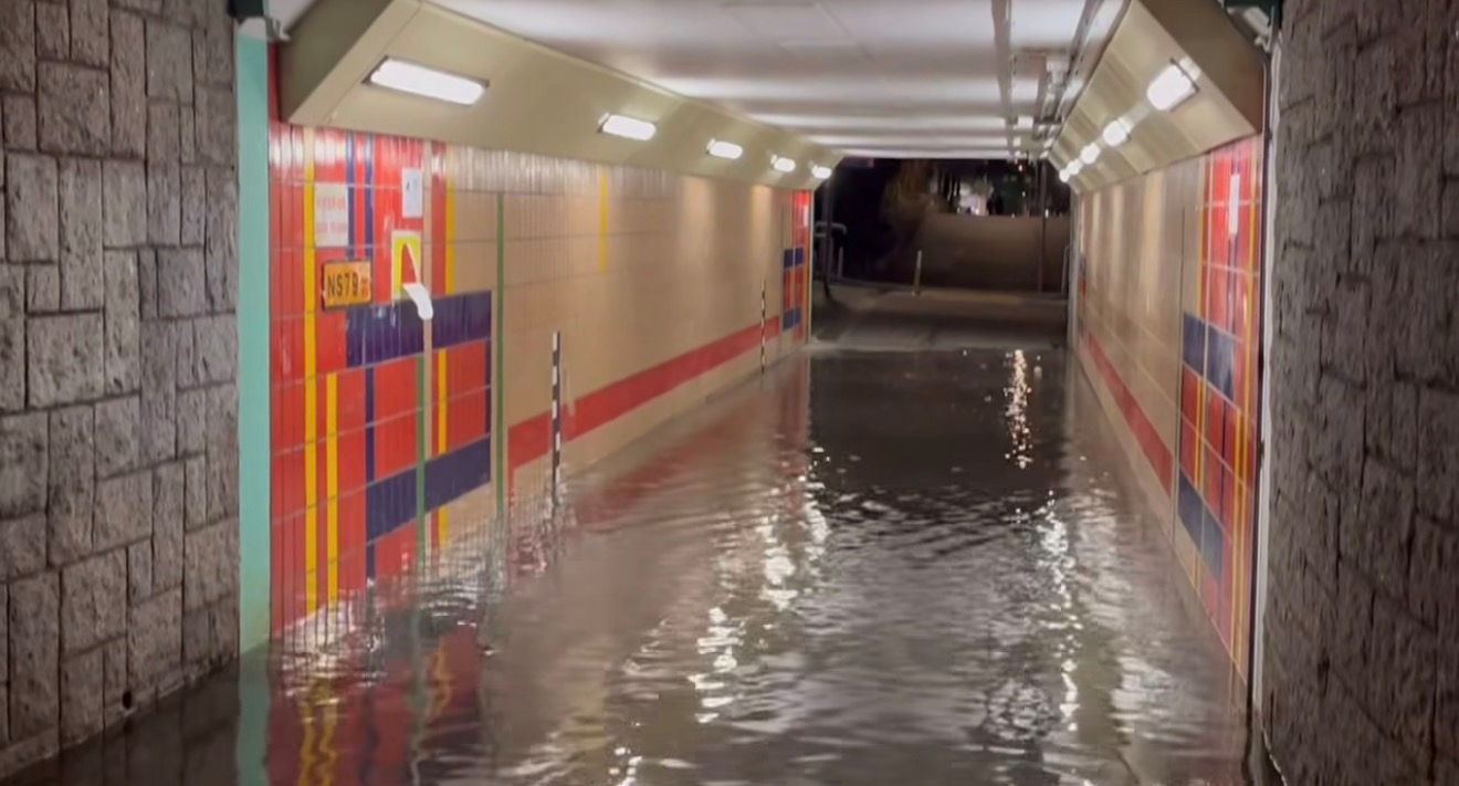 Minor flooding in one of the subways over Tai Po on the night of 2 January 2026. (Photo courtesy of Mr Arthur Lee)