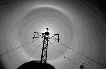 picture showing solar halo on 5 march 1998