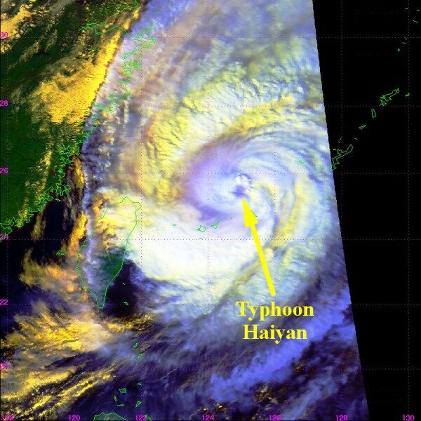 Fig. 2 Satellite image captured by NOAA-16 at 2:13 p.m. (Hong Kong time) on 16 October 2001. 