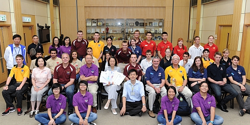 A group photo of the 'IACE 2012' participants, members of the Hong Kong Air Cadet Corps and Observatory staff showing the happy moment of the visit.