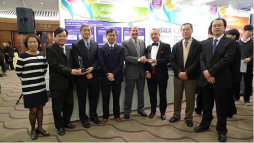 Director (fourth from left) pictured with Captain Mike Davis (fourth from right), Captain Brian Greeves (third from right), and Observatory's colleagues before the award presentation ceremony. Captains Davis and Greeves have rendered strong support to the development of the award-winning LIWAS.