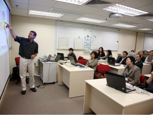 Dr. Alan Seed from Australia conducting his tutorial on radar rainfall.