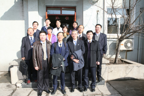 Ex-Director of the Hong Kong Observatory, Mr. Lam Chiu-ying and Assistant Director, Mr. Shun Chi-ming, photographed with ATMB representatives before the senior level meeting held in Beijing this March.