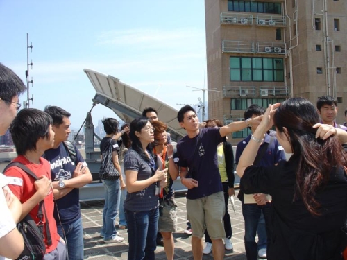 Demonstration of making weather observations