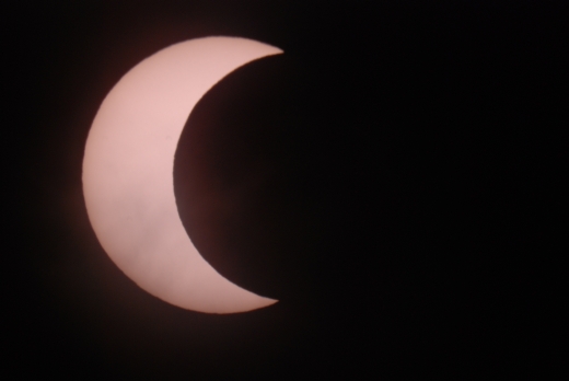 Figure 1  Image of the solar eclipse photographed by the Observatorys telescope at 4:54pm.