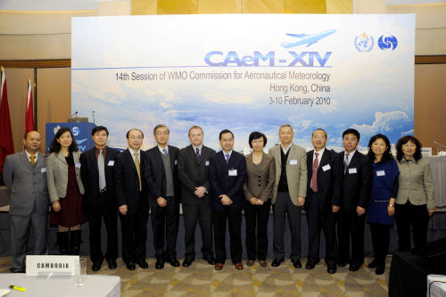 Mr Shun (fifth from left) with the Deputy Administrator of the China Meteorological Administration, Ms Jiao Meiyan (sixth from right); Director of the Hong Kong Observatory, Dr B Y Lee (seventh from left); new Vice President of the Commission, Mr Ian Lisk (sixth from left), and delegates from China and Macao, China.