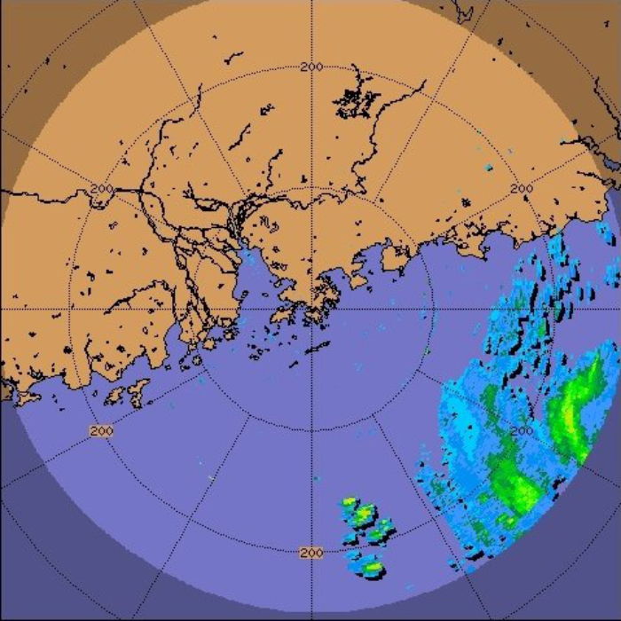 二零一二年八月二十六日上午1时台风天秤外围雨带的雷达回波图像，当时天秤的中心集结在香港东南偏东约290公里，最为接近香港。