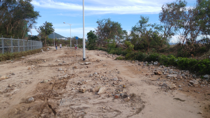 Waterfront Promenade at Tseung Kwan O was damaged by sea waves. (Photo courtesy of Bowie Wong from Community Weather Observation Scheme) 