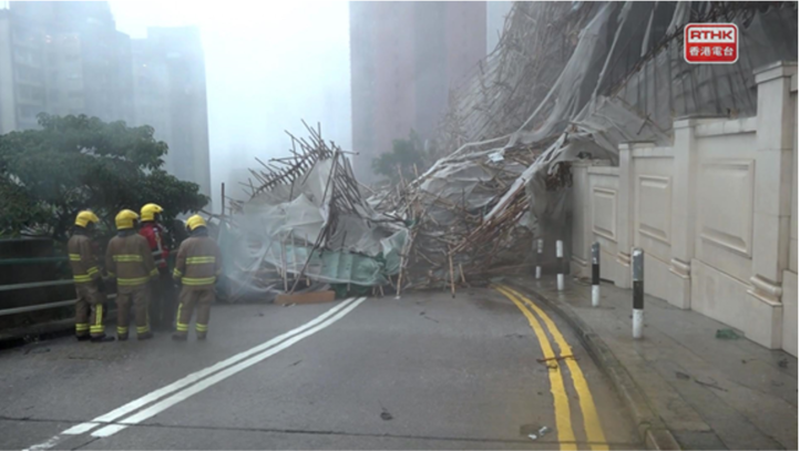 Scaffolding collapsed in Happy Valley on 8 October 2021.(Courtesy of Radio Television Hong Kong)