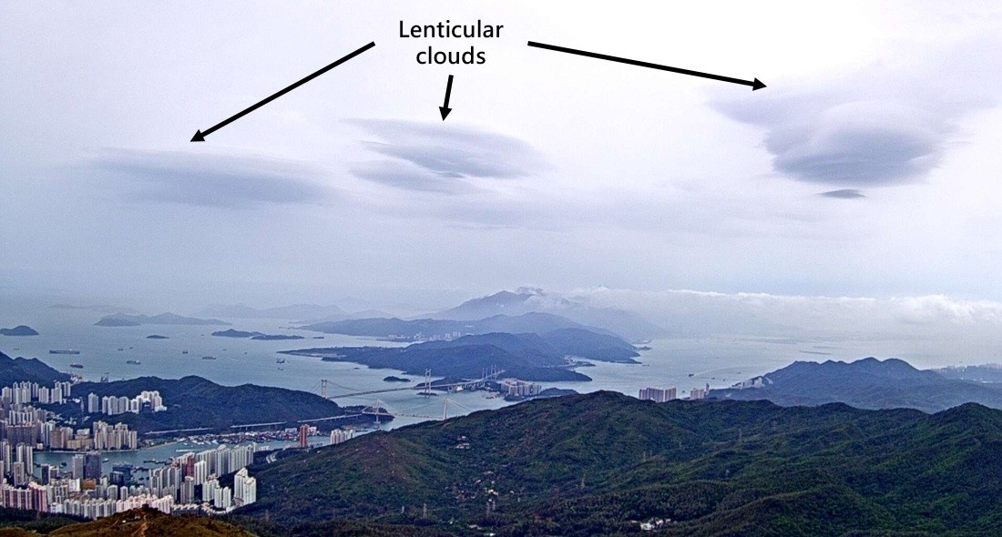 Weather photo taken at the peak of Tai Mo Shan looking to the southwest
