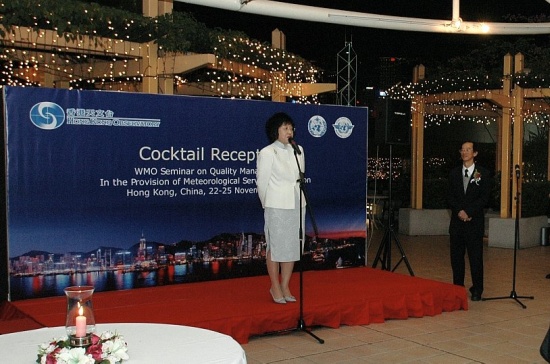 Figure 1.  Ms Sandra Lee, the Permanent Secretary for Economic Development and Labour (Economic Development), gave a welcome speech at the cocktail reception.