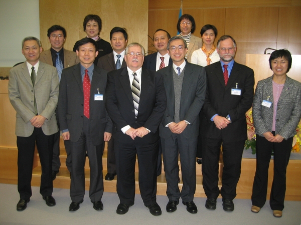 Fig 2.	Mr SHUN Chi-ming (third from the right) pictured here with delegates of the Mainland, Hong Kong, and Macao, the ex-President and the newly elected President.