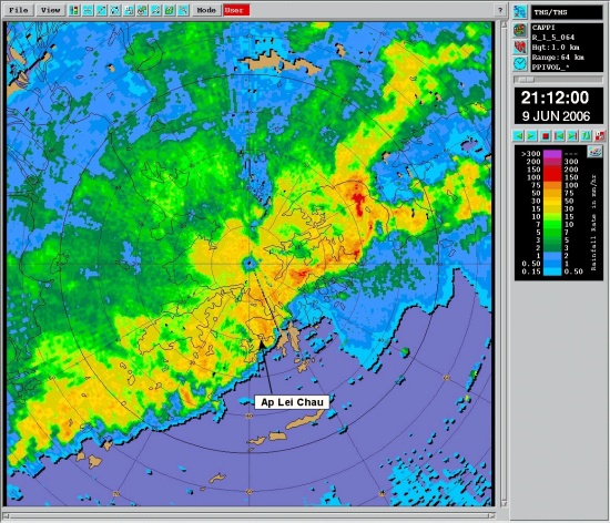 Figure 2		The radar image captured by the Doppler weather radar at Tai Mo Shan at 9:12 p.m. on 9 June 2006.  The squall line has just passed Ap Lei Chau and rain started falling there.