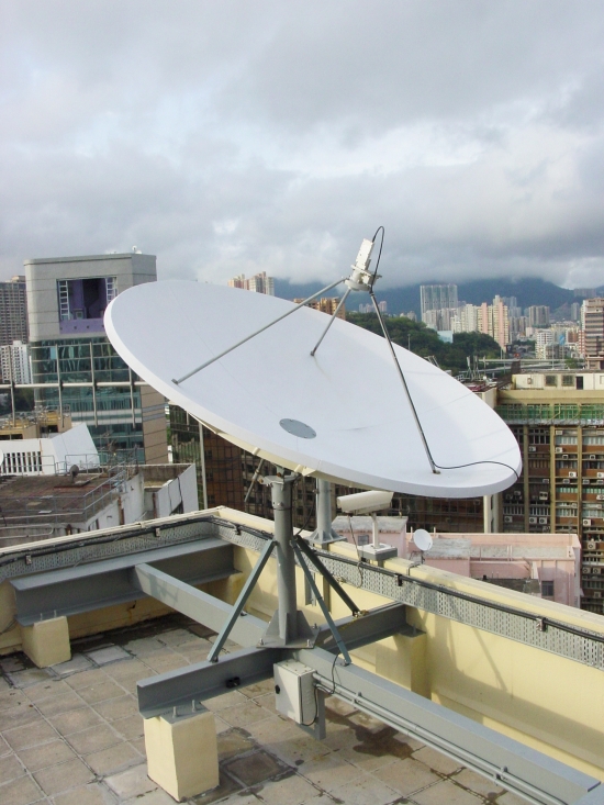Figure 2  Satellite antenna for receiving broadcast from the 'FenyunCast' system at the Hong Kong Observatory Headquarters