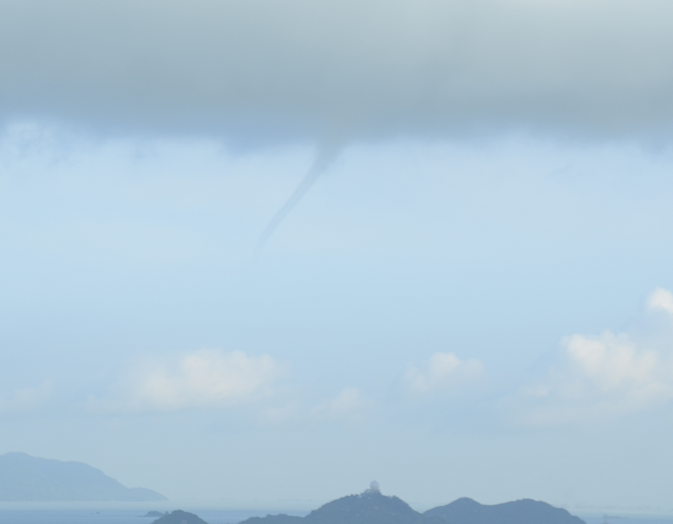 The funnel cloud observed from the Airport Meteorological Office