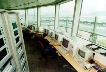 赤鱲角机场气象所于1998年7月6日在新机场开始提供航空气象服务