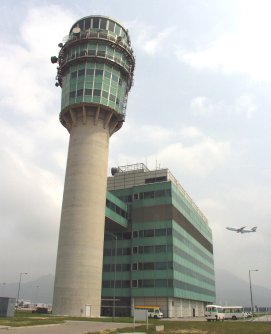 機場氣象所位於香港國際機場的航空交通指揮塔內