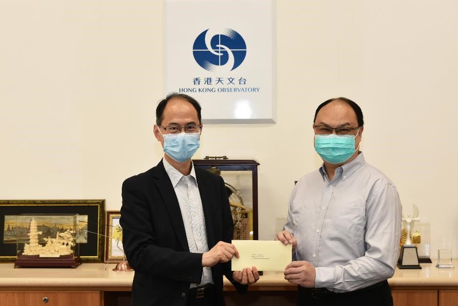 Mr. Luk Siu-kong (right) was promoted to Senior Scientific Assistant
