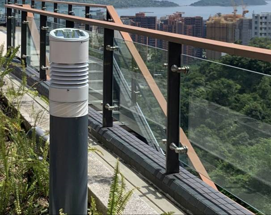 裝置於香港中文大學的路燈型自動氣象站進行天氣測量試驗