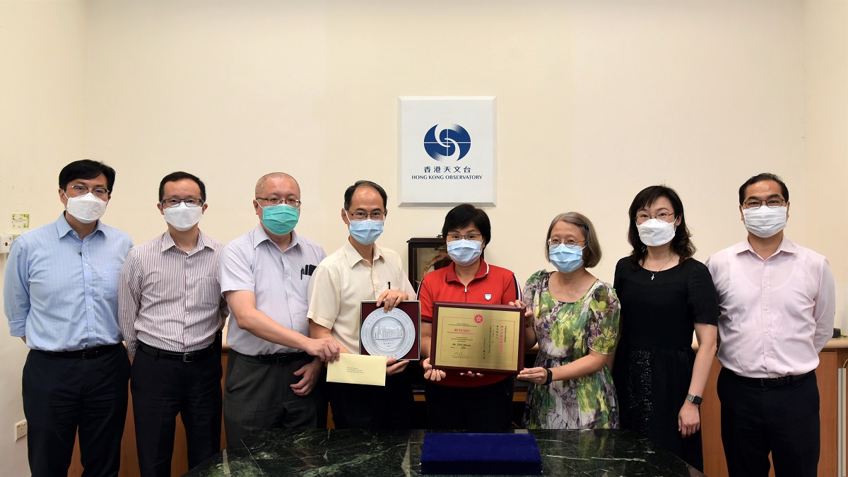 Ms Chiu Chiu-yee, Chief Scientific Assistant (fourth from right), retired (31 May 2021)