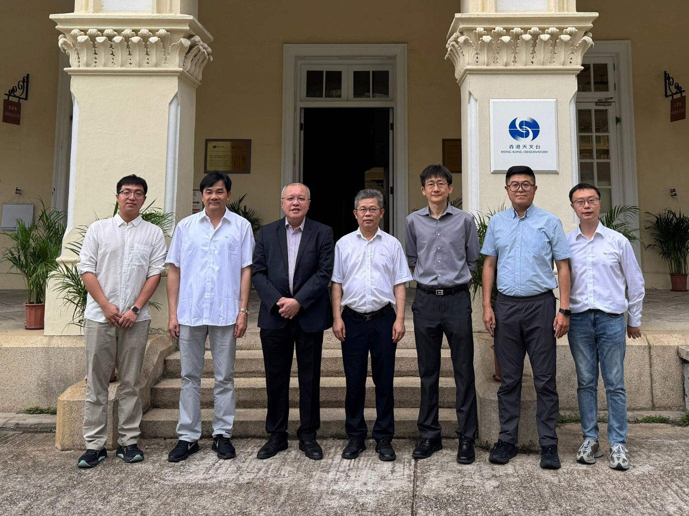 中国商飞公司代表团到访香港天文台