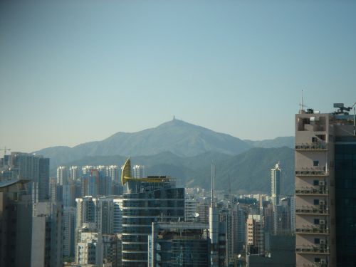 清楚的山丘