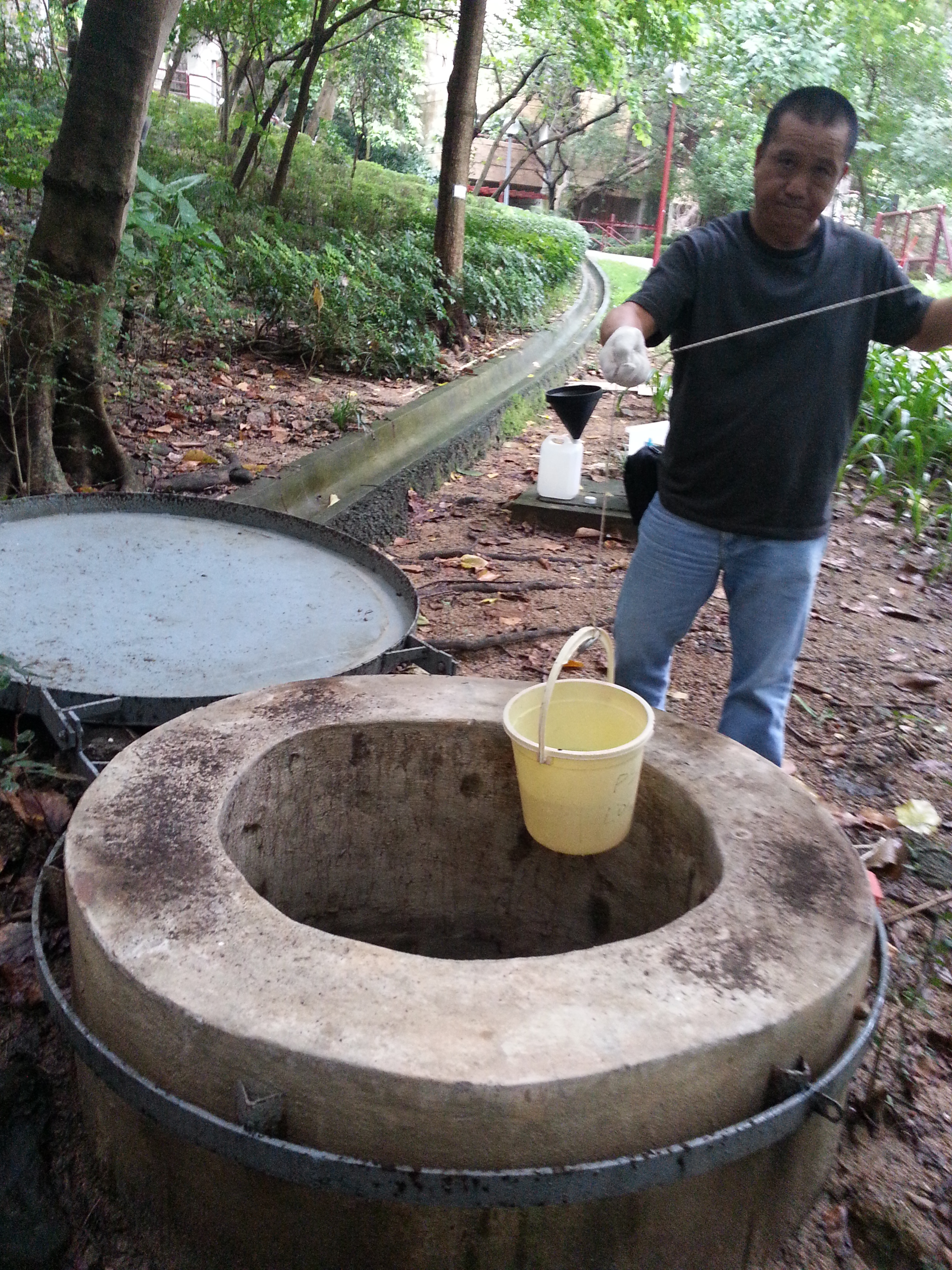 Collecting underground water sample