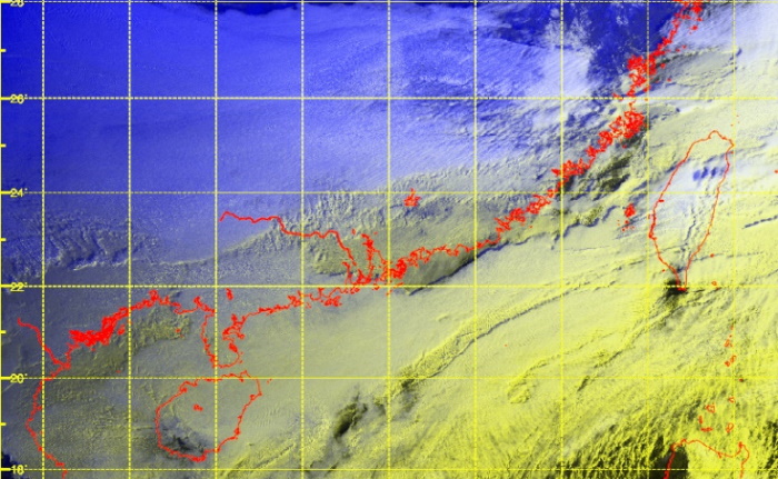 圖三：2021年1月8日早上8時衞星圖顯示華南沿岸多雲(日本氣象廳向日葵8號衞星)
