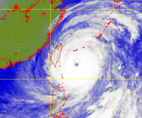強颱風鮎魚的衛星圖片