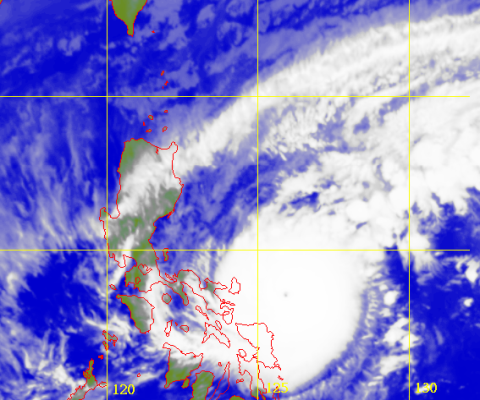 超強颱風洛坦的衛星圖片