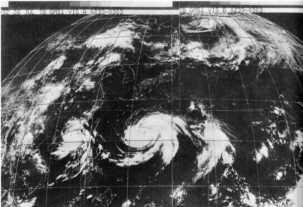 香港天文台在1978年從首枚日本地球同步氣象衛星接收到的雲圖。