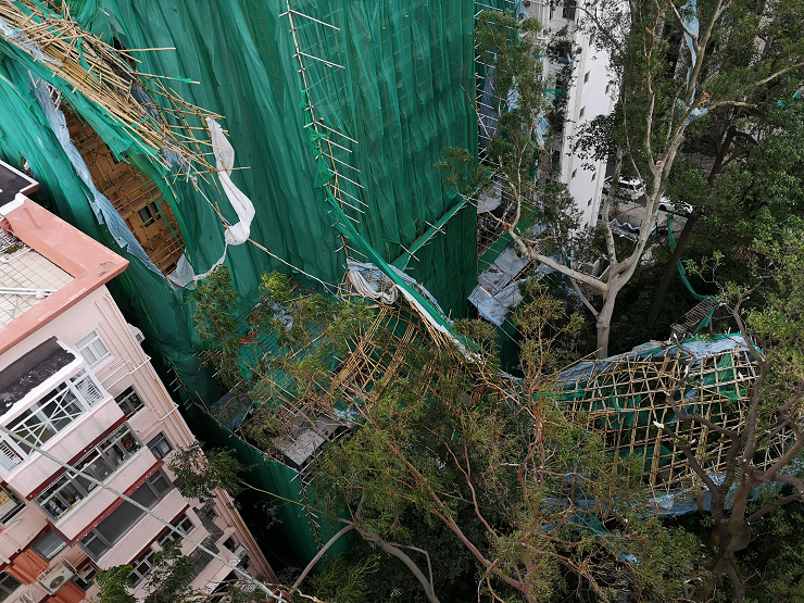 山竹襲港期間尖沙咀有棚架倒塌